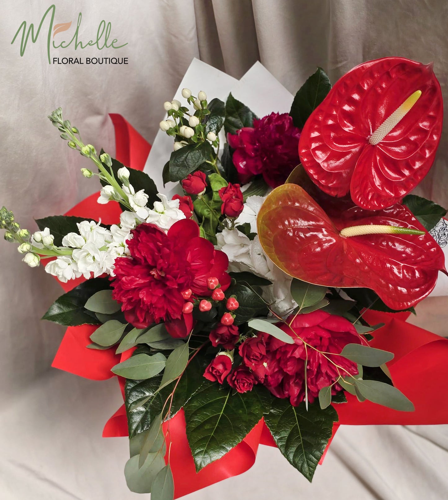 Buchet red and white