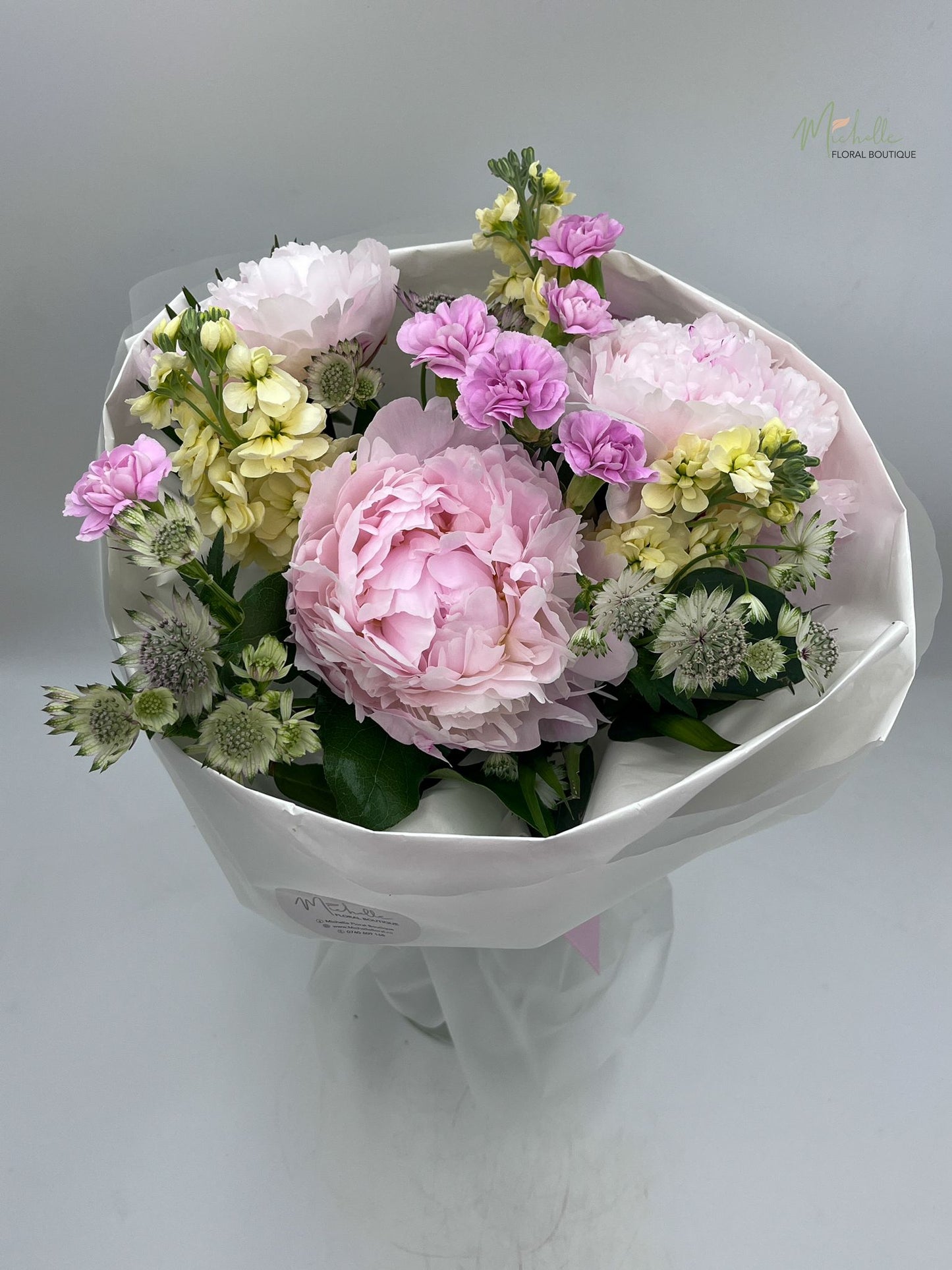 Buchet delicat cu bujori