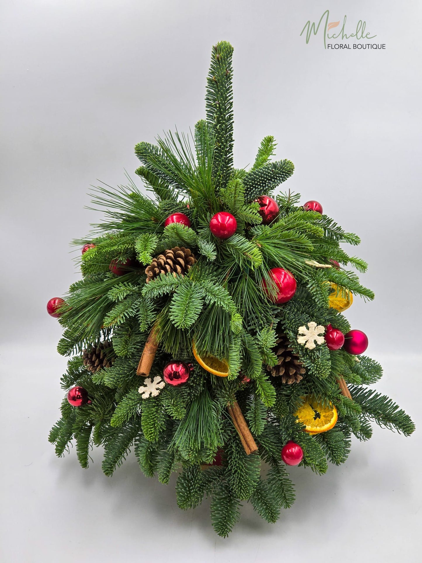 Bradut globuri rosii