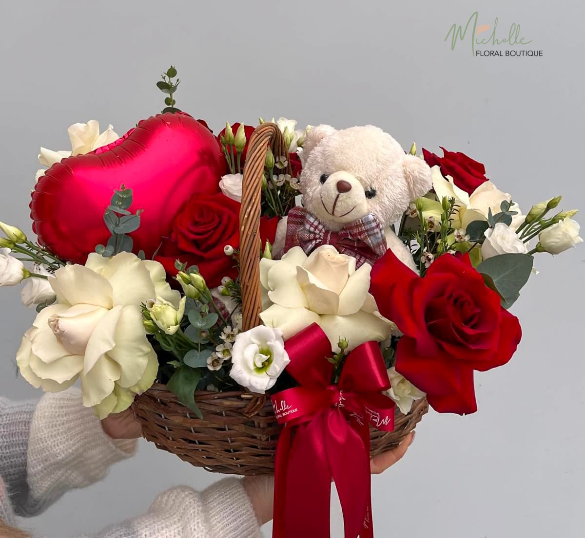 Aranjament floral in cos