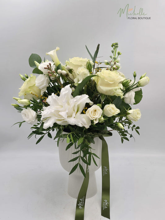 Aranjament delicat alb