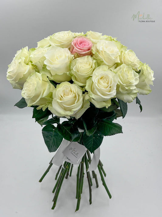 Buchet trandafiri albi