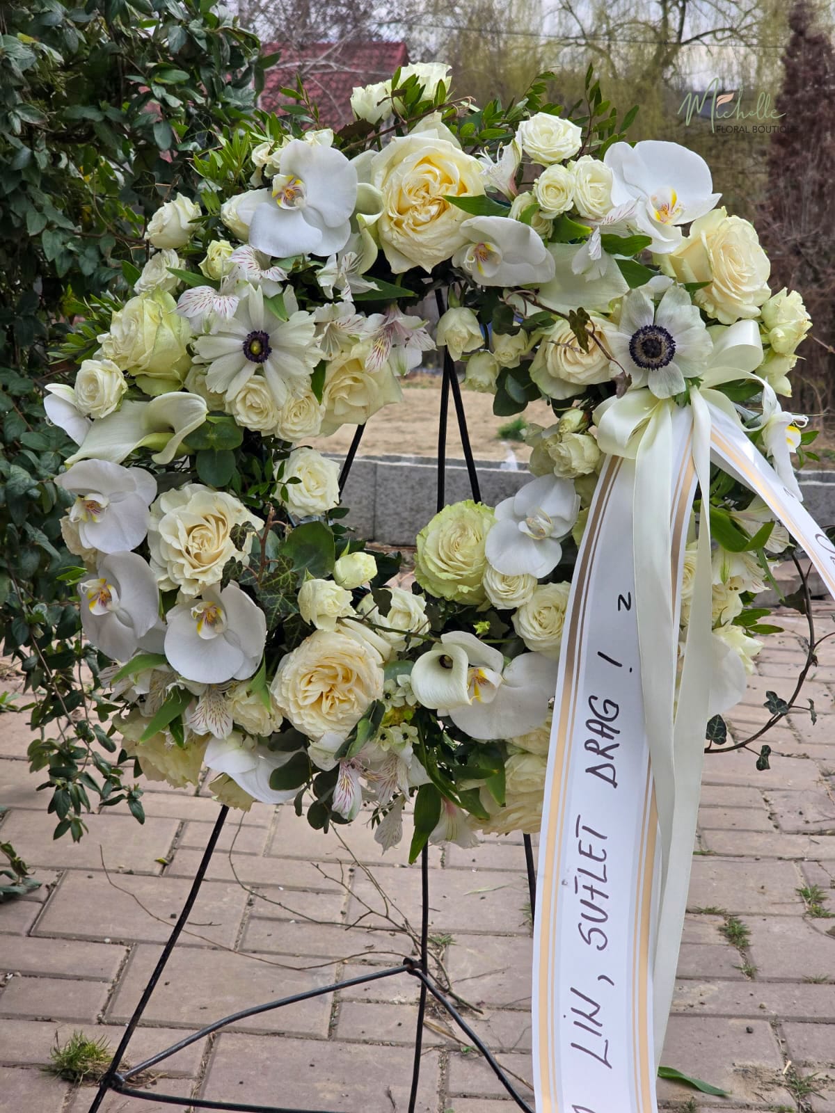 Coroana funerara alba