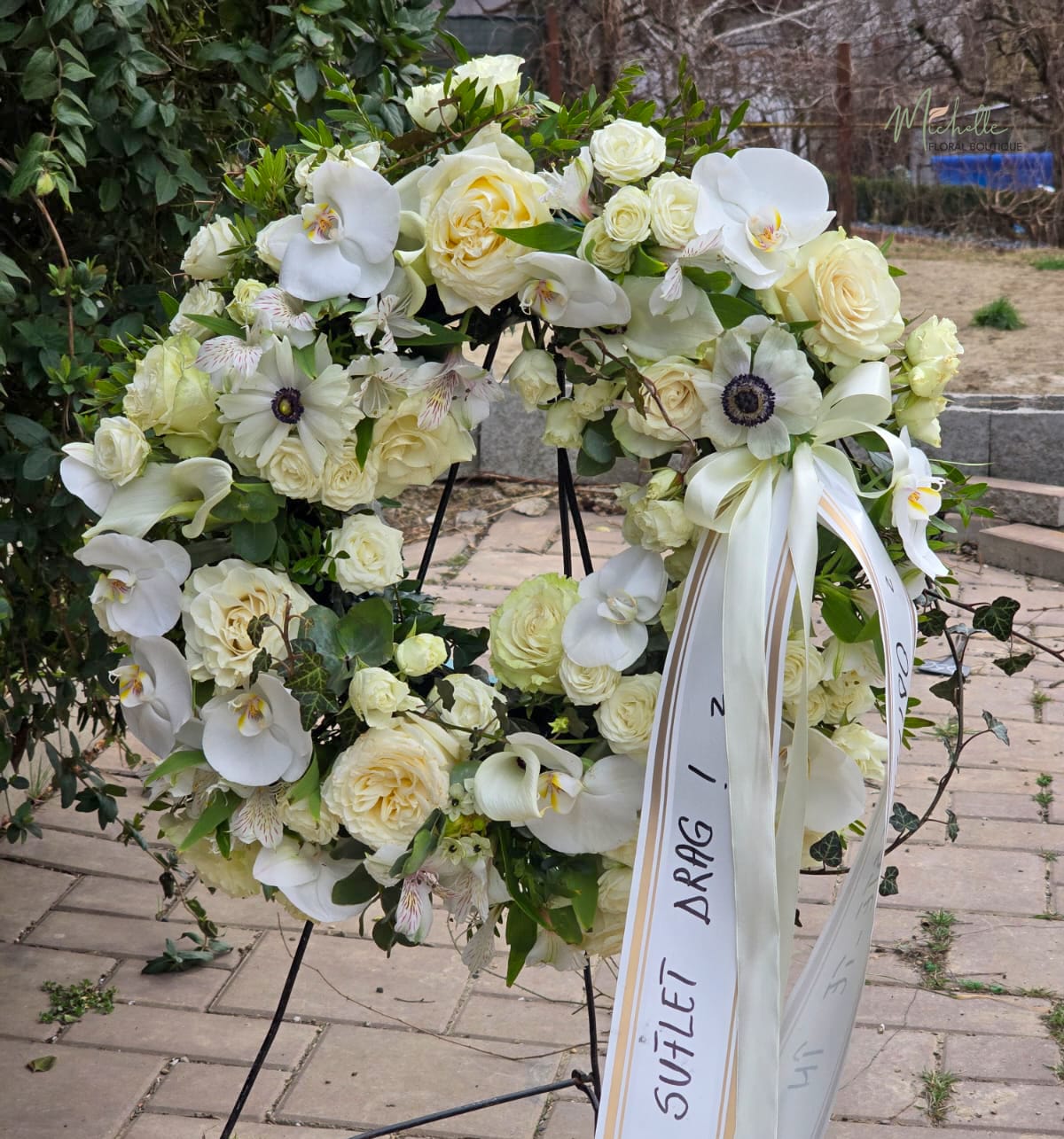 Coroana funerara alba