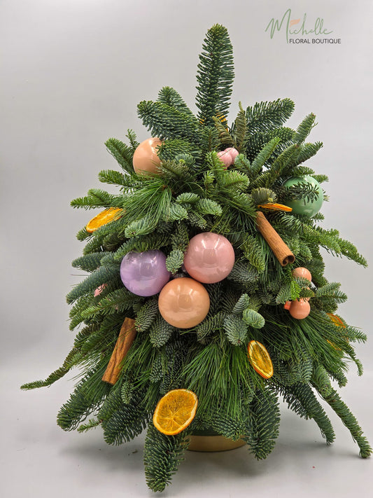 Bradut din globuri candy