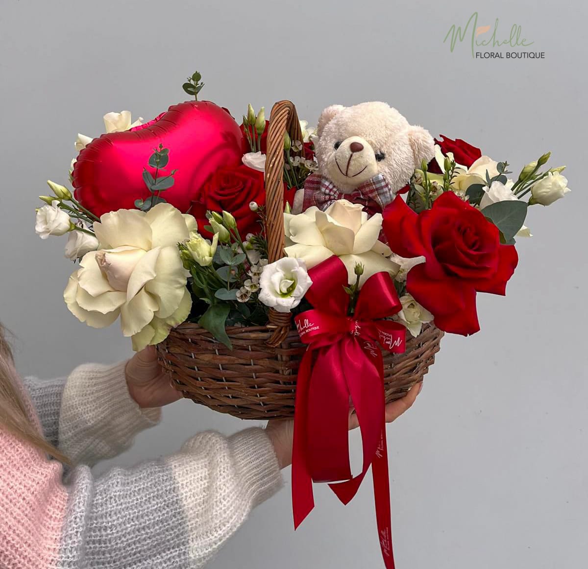 Aranjament floral in cos